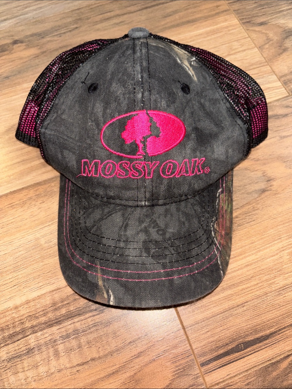 Mossy Oak Black and Pink Mesh Hat